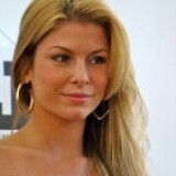 model profile picture