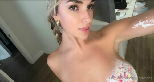 Kayla Simmons Nude Leaked Onlyfans Photo