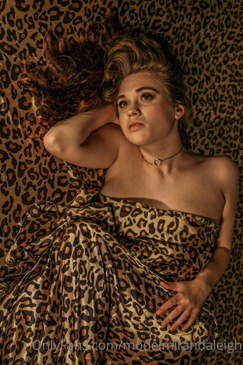 Bedroom-Eyes-_00034045bb4641b0be0c.jpg