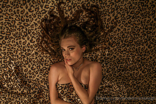 Bedroom-Eyes-_002262bd96152fad78c4.jpg