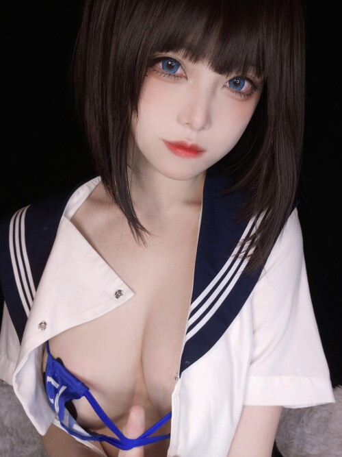 Coser-Mi-zhi-mao-qiu-Vol-25.md.jpg