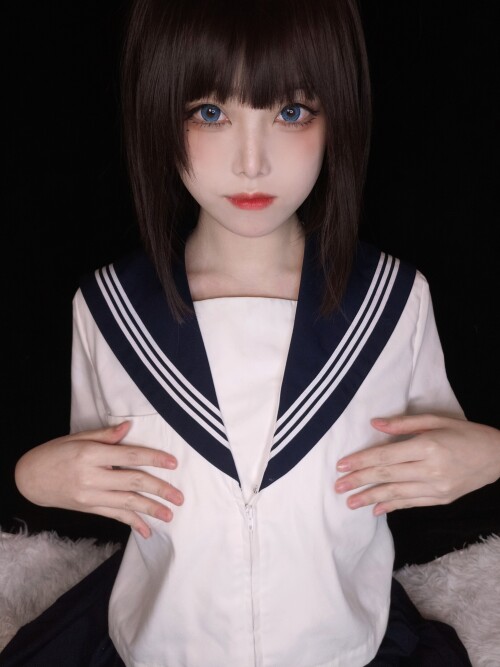 Coser-Mi-zhi-mao-qiu-Vol-32.md.jpg