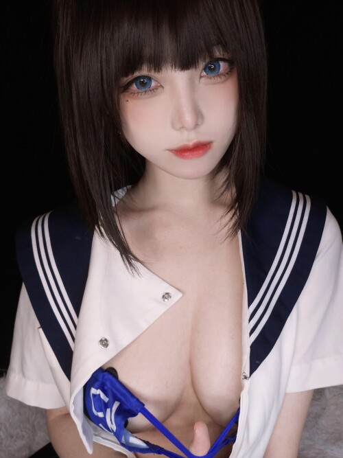 Coser-Mi-zhi-mao-qiu-Vol-9.md.jpg
