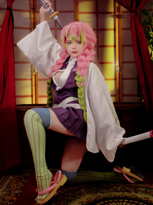 Coser-ZinieQ-Kanjori-Mitsuri-01858f4259b01211041.jpg