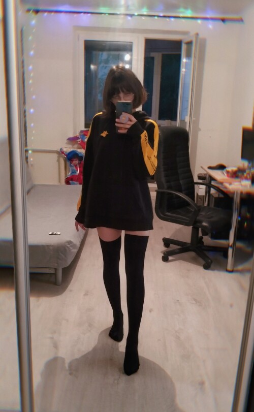 E3yE83sXoAkogWc.md.jpg
