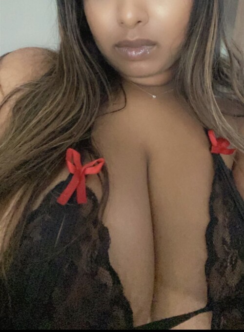 billiondollarboobs / RiyaRacks / Maya Nude Leaked Onlyfans Photo billiondollarboobs / RiyaRacks / Maya Nude Leaked Onlyfans Photo