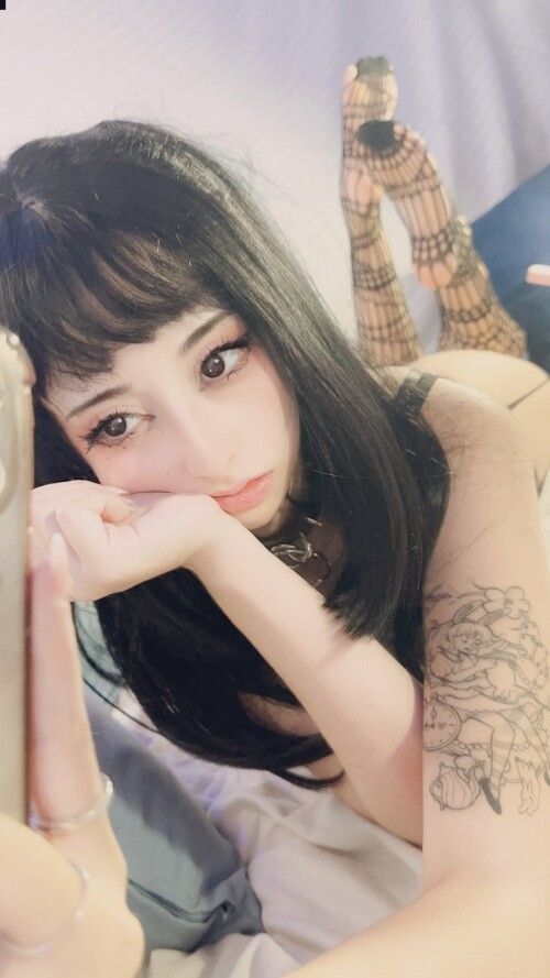 fvckzoe | sleepy_mochi Nude Leaked Onlyfans Photo fvckzoe | sleepy_mochi Nude Leaked Onlyfans Photo