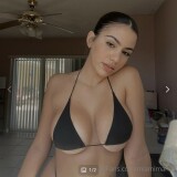 model profile picture