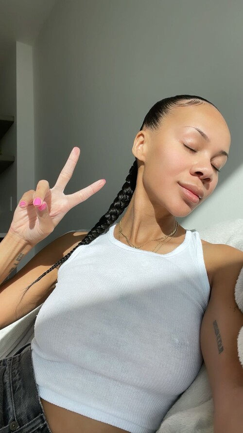 sup3rrnovaxxx /m!lkmaid Nude Leaked Onlyfans Photo
