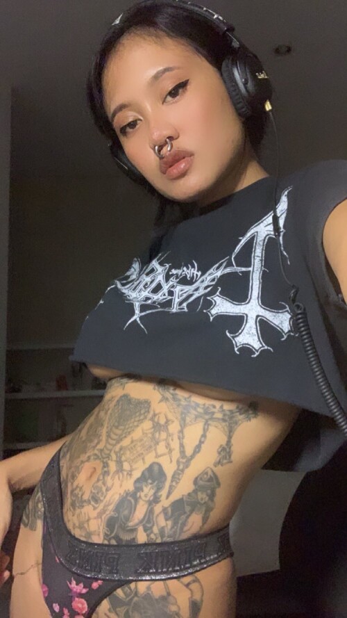 FYSMxdyUcAULFJ456f01addb348b0a9.jpg