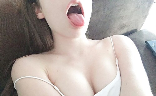 Twinsenpai/ Twinhentai Nude Leaked Photo & Exclusive Gallery