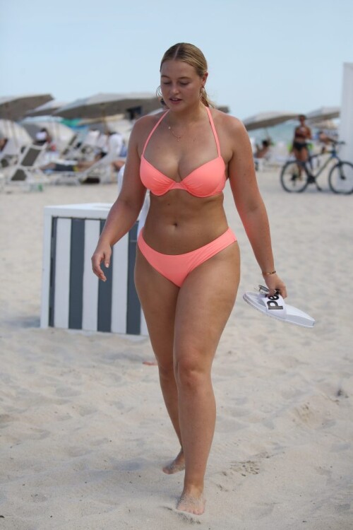 Iskra-Lawrence6.jpg