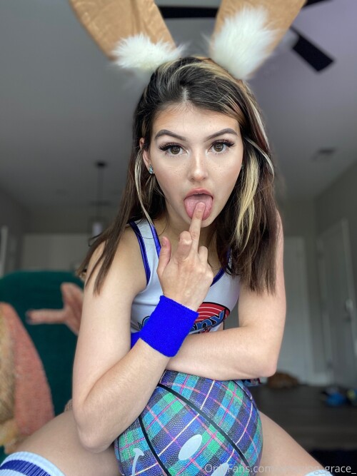 OnlyFansAmazing-Grace2021-10-07-Image-005.md.jpg