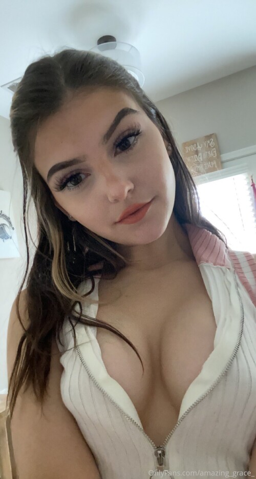 OnlyFansAmazing-Grace2021-12-08-Image-001.md.jpg