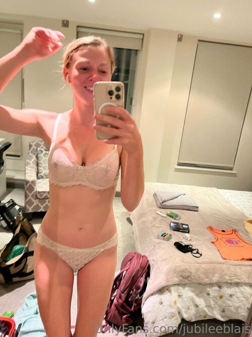 OnlyFansJubilee-Blais2022-09-20-Image-004.jpg