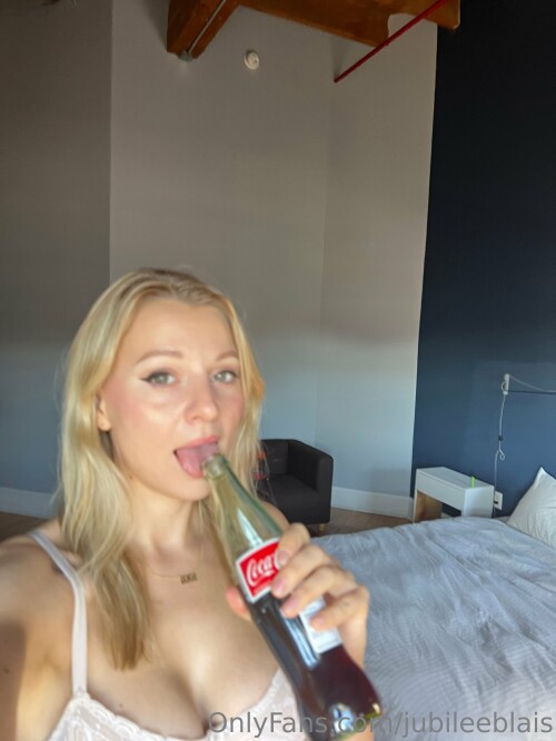 OnlyFansJubilee-Blais2022-10-31-Image-006.jpg