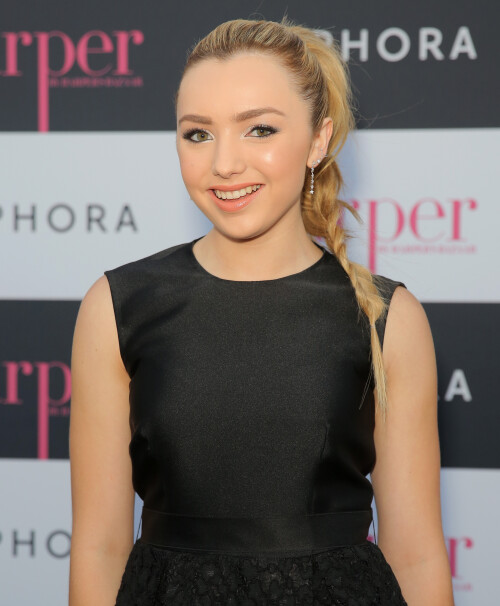 Peyton_List_0031085fee7d0ee459d5.md.jpg