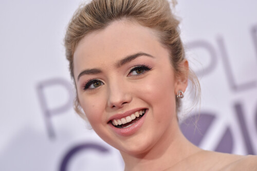 Peyton_List_28129_28329783c78caad946e25.md.jpg