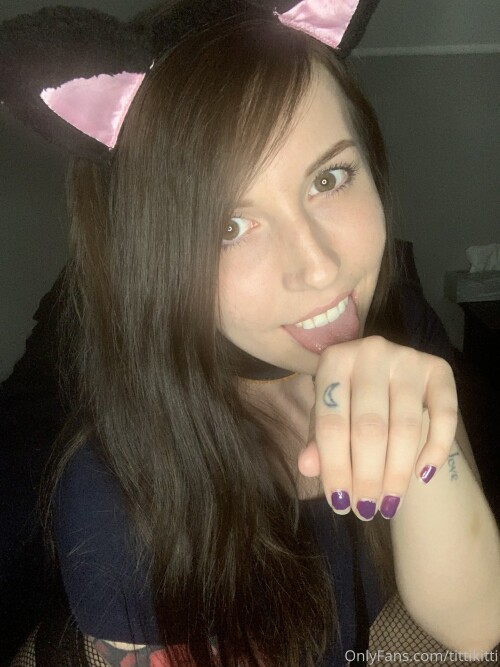 Playful-OF-Cutie-Selfshot-Nude-Colletcion-749906013ae1f8ad3.jpg