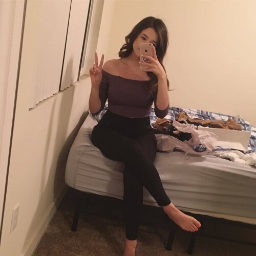 Pokimane-Feet-2582248.md.jpg