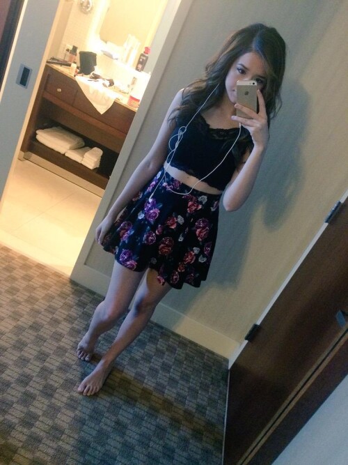 Pokimane-Feet-2582252.md.jpg