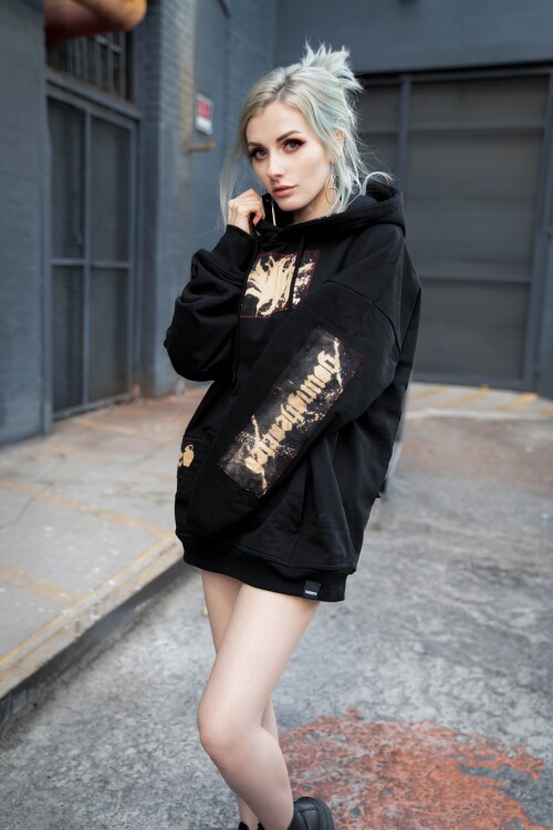 Rolyat_Alleyway-Sweater_01.md.jpg