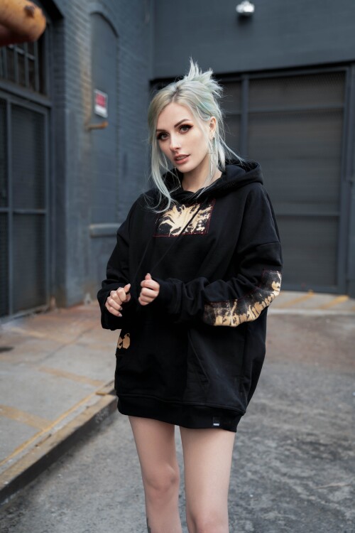 Rolyat_Alleyway-Sweater_08.md.jpg