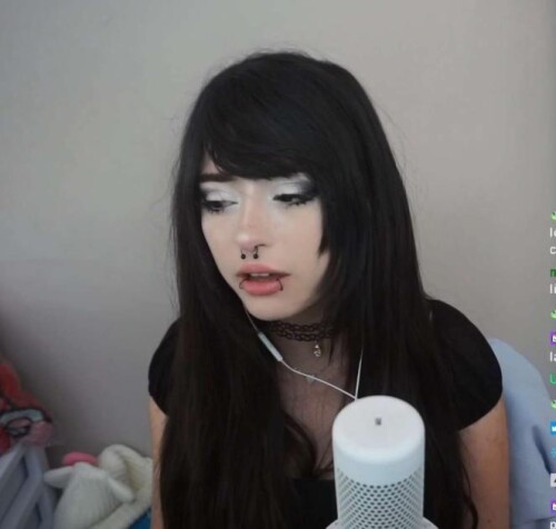 Screenshot_20230930_222854_Twitch927fb53030c2c876.md.jpg