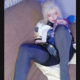 model profile picture