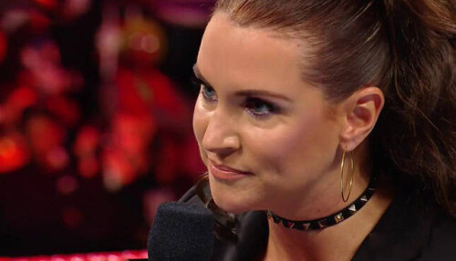 Stephanie-McMahon-Raw-103017-645x370-2037534266fbb4dffd83a3a375.jpg