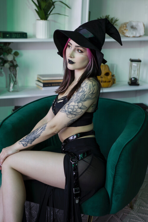 Witch-14215e12ec08c5ed9d.jpg