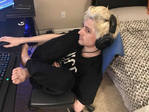 Xqc-Feet-6249868.md.jpg