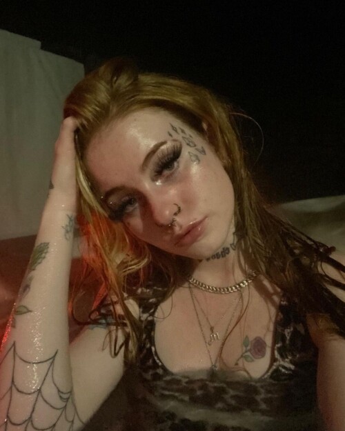 _daphne_blake_xo__269559142_4999021443475527_4382692782144566619_n.jpg