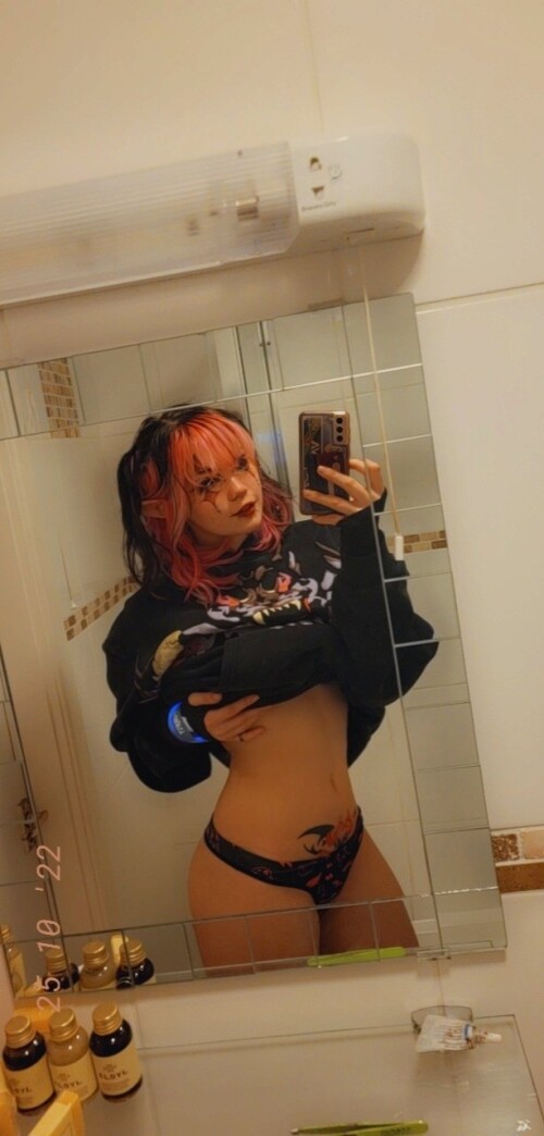 Zureeal Nude Leaked Onlyfans Photo