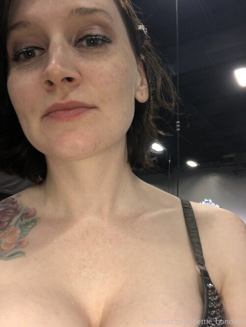 bettie_bondage-133860745d14072dcecd.jpg