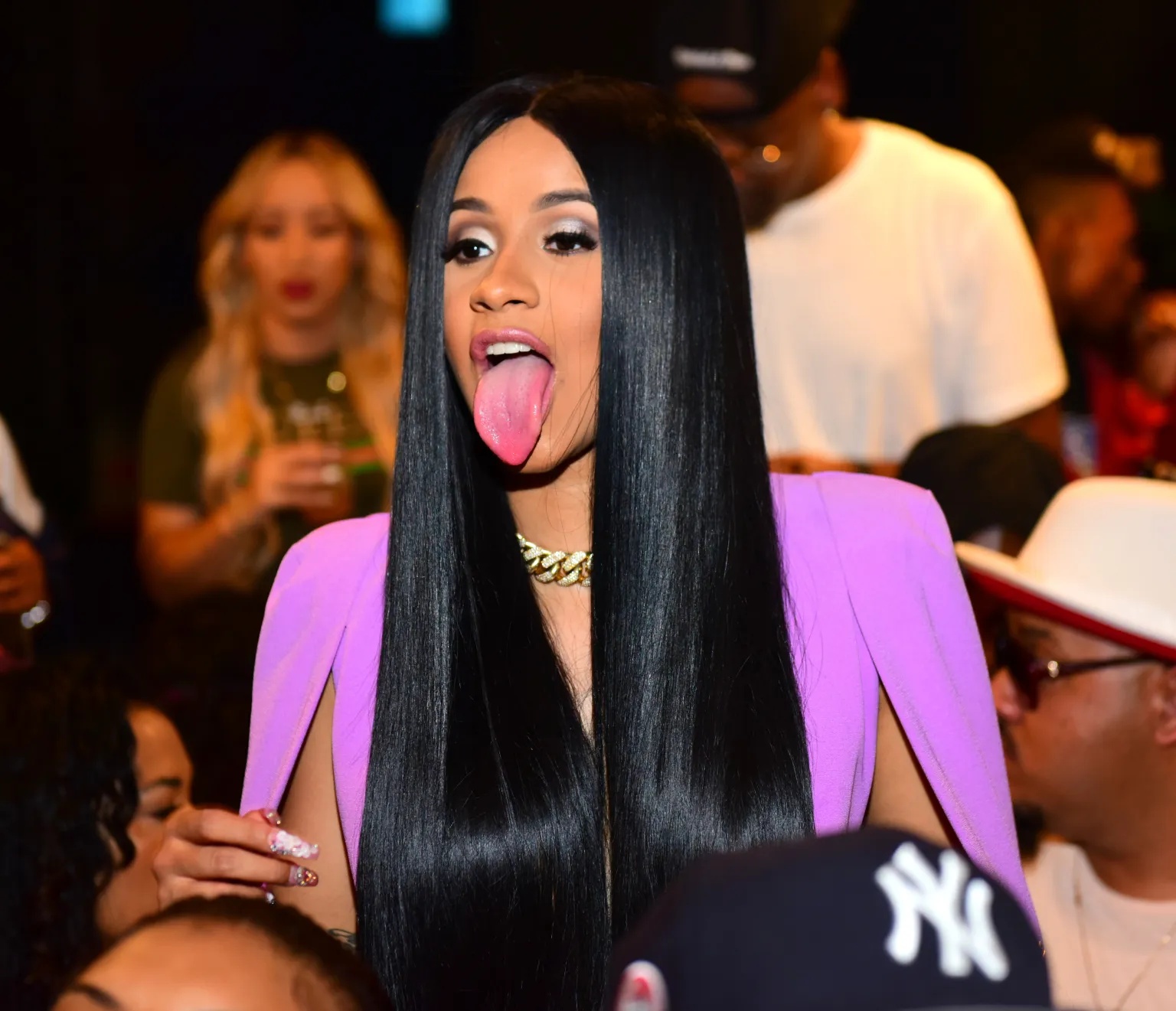 cardi_b-tongue-0770f31d4ba3024078.jpg