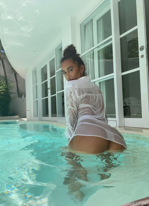 Carla Piece of Art Nude Leaked Onlyfans Photo Carla Piece of Art Nude Leaked Onlyfans Photo