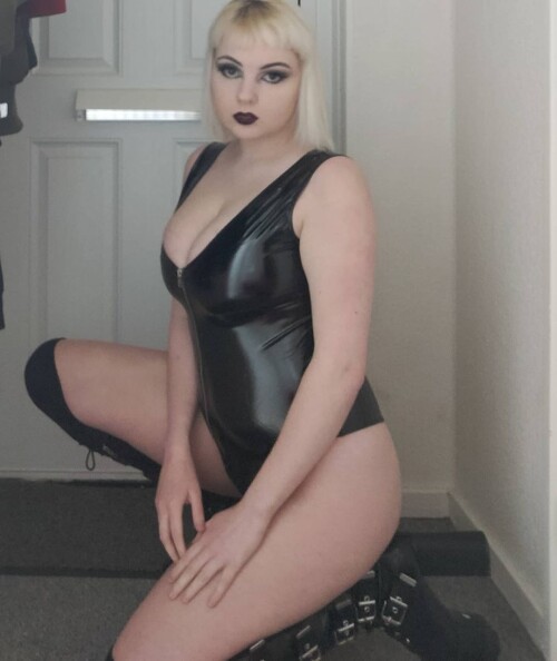 DinosaurQueen/EvieRose99 Nude Leaked Onlyfans Photo