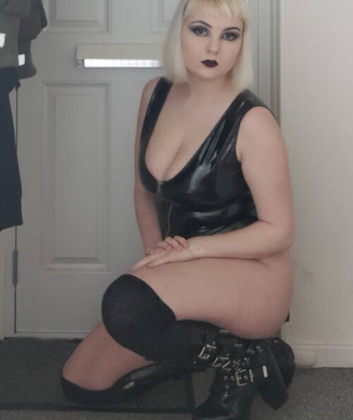 DinosaurQueen/EvieRose99 Nude Leaked Onlyfans Photo