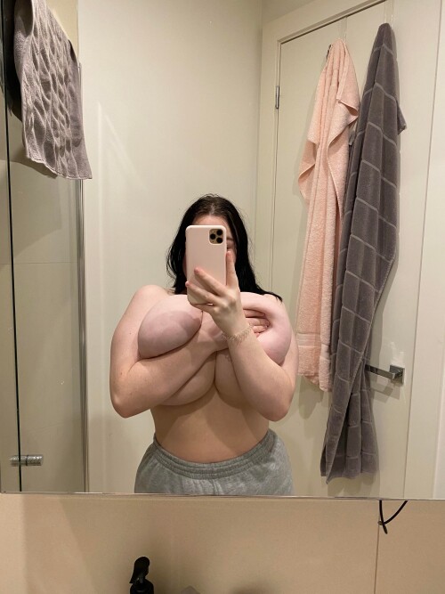 arifaith / afaith00 / arifaith011 Nude Leaked Onlyfans Photo arifaith / afaith00 / arifaith011 Nude Leaked Onlyfans Photo