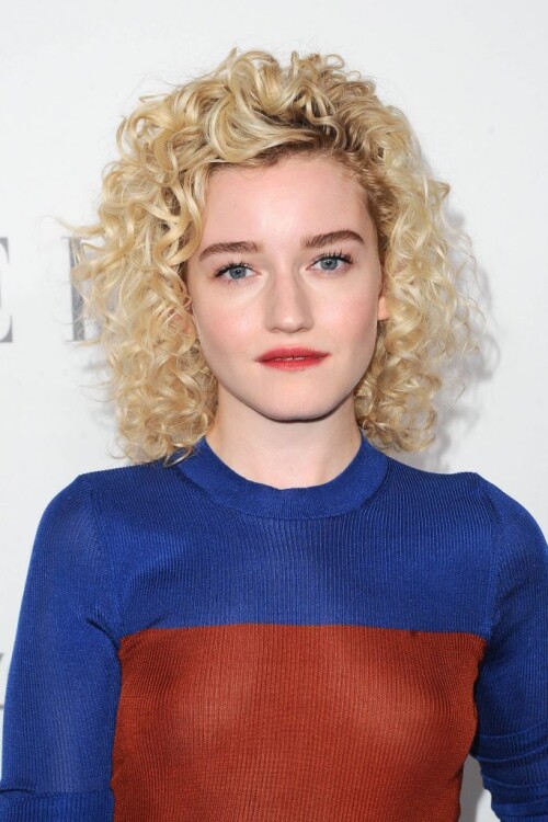 julia-garner-05.jpg