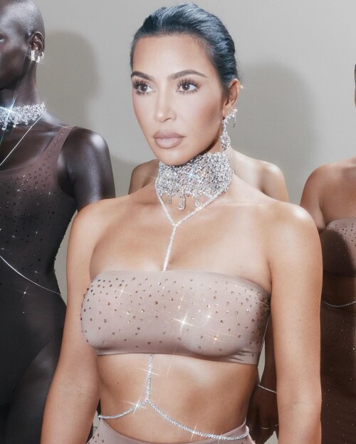 kimkardashian-2023-11-02T071431-102ec52c4f7f504e0c.md.jpg