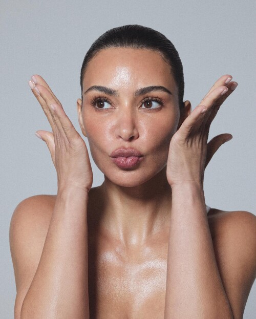 Kim Kardashian Photo 1