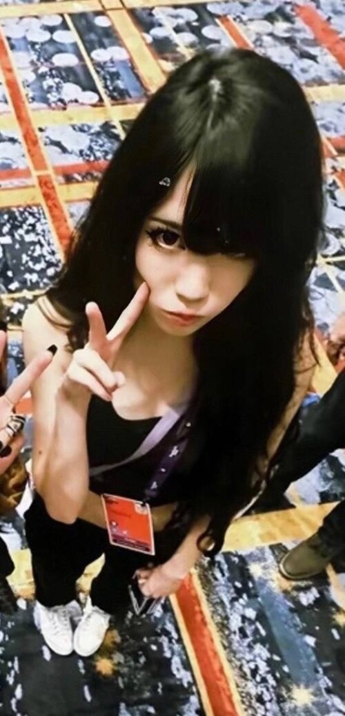 Emiru Photo 1