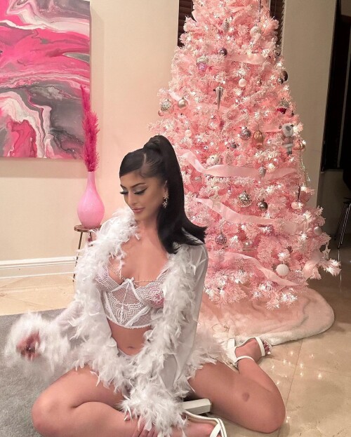 realsophialeone-22122022-0001.jpg