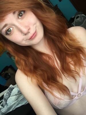 redhead-lil-kitsune-tiltedwaifu-CcqVku.jpg