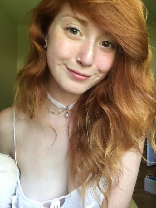 redhead-lil-kitsune-tiltedwaifu-JZprjh.jpg