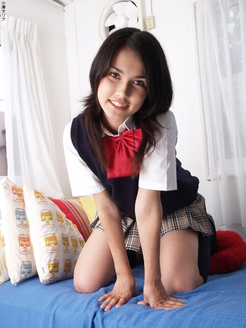 schoolgirl14.md.jpg