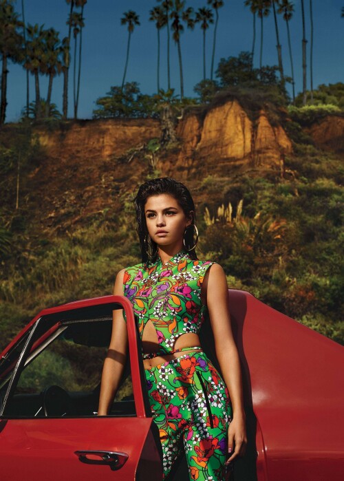 selenagomez-daily_28429175707b34ad04eb6.jpg