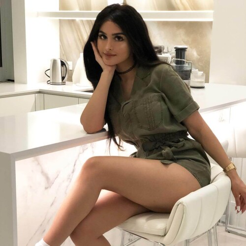 sssniperwolf-hot-legsaf1c3e0e5e528643.md.jpg